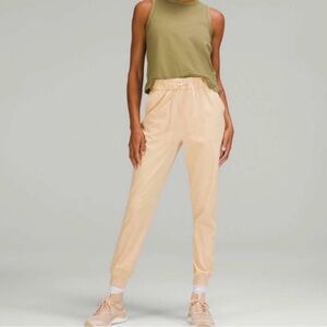 lululemon athletica stretch high right Khaki Chinos pants